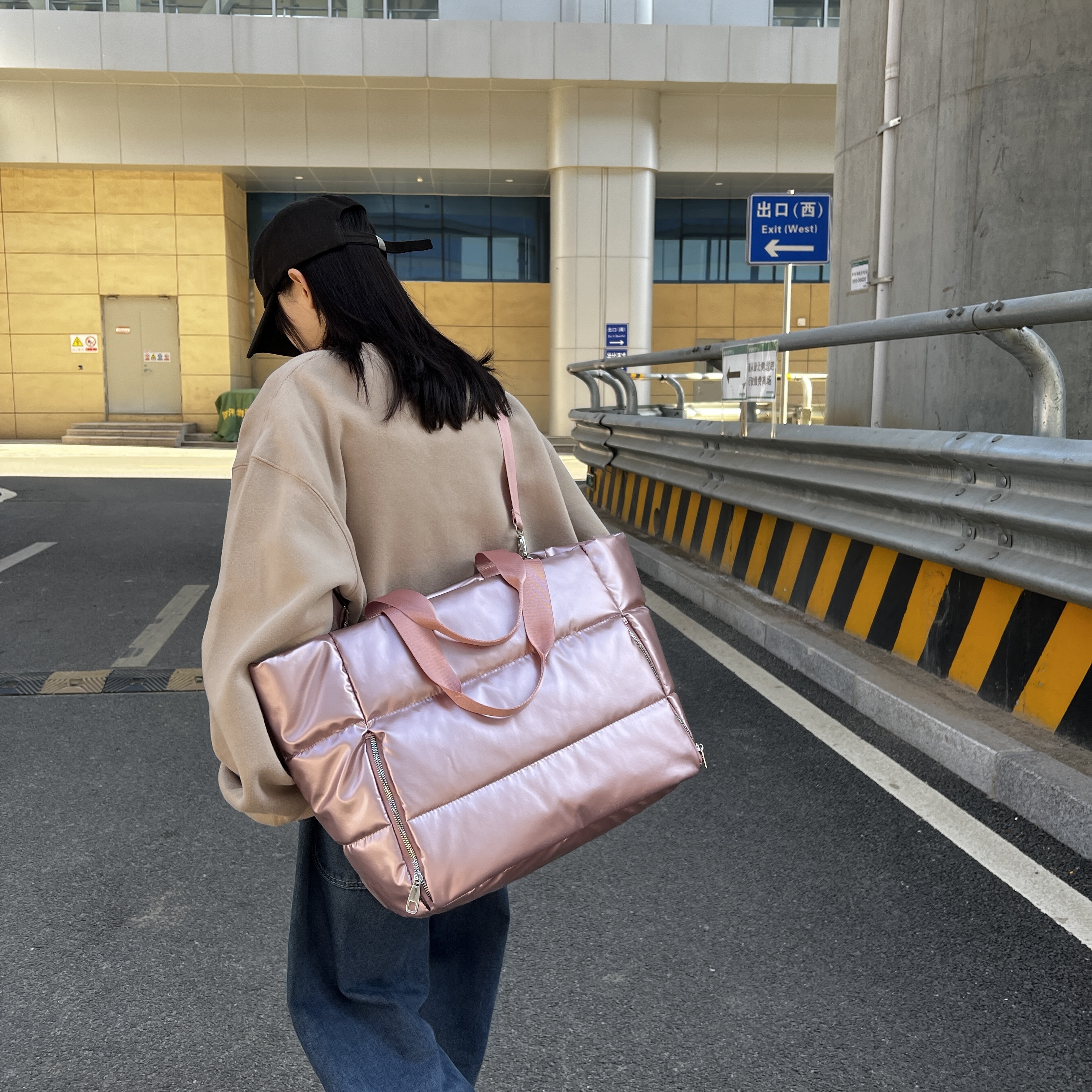 Women Y2k Silver Shoulder Bag  - Down Jacket Packable のレビューと価格